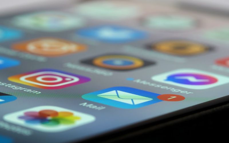 how to hide apps on iphone without deleting it