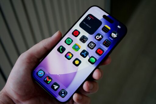 how to hide apps on iphone