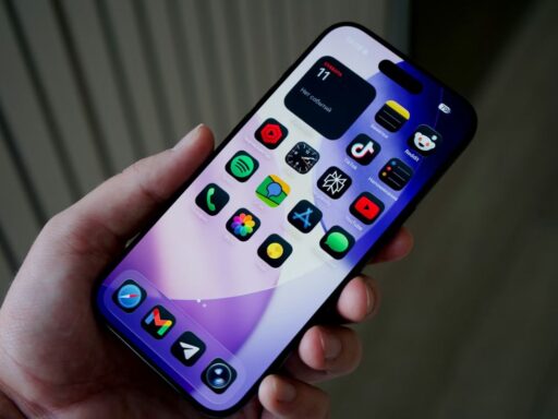 how to hide apps on iphone