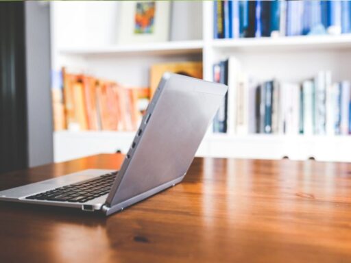 how to screenshot on chromebook