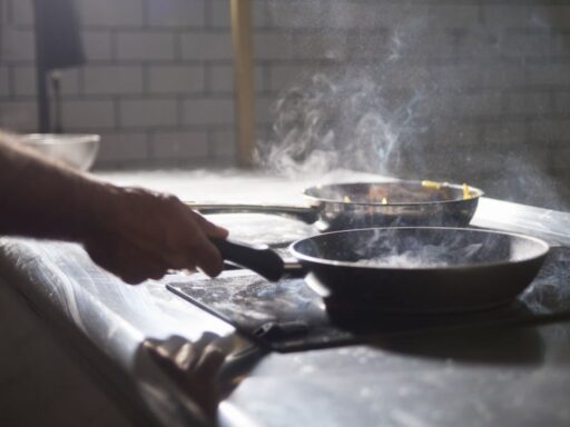 how to clean burnt pan