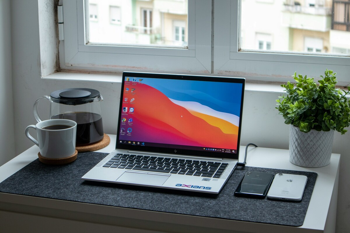 how to clean laptop screen