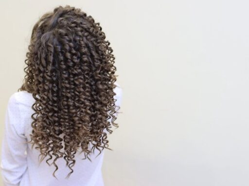 how to fix frizzy hair