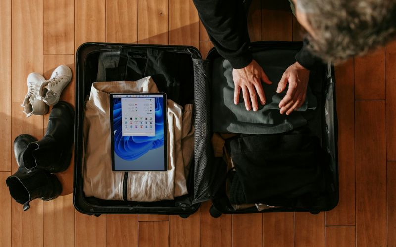 how to pack a suit in a suitcase