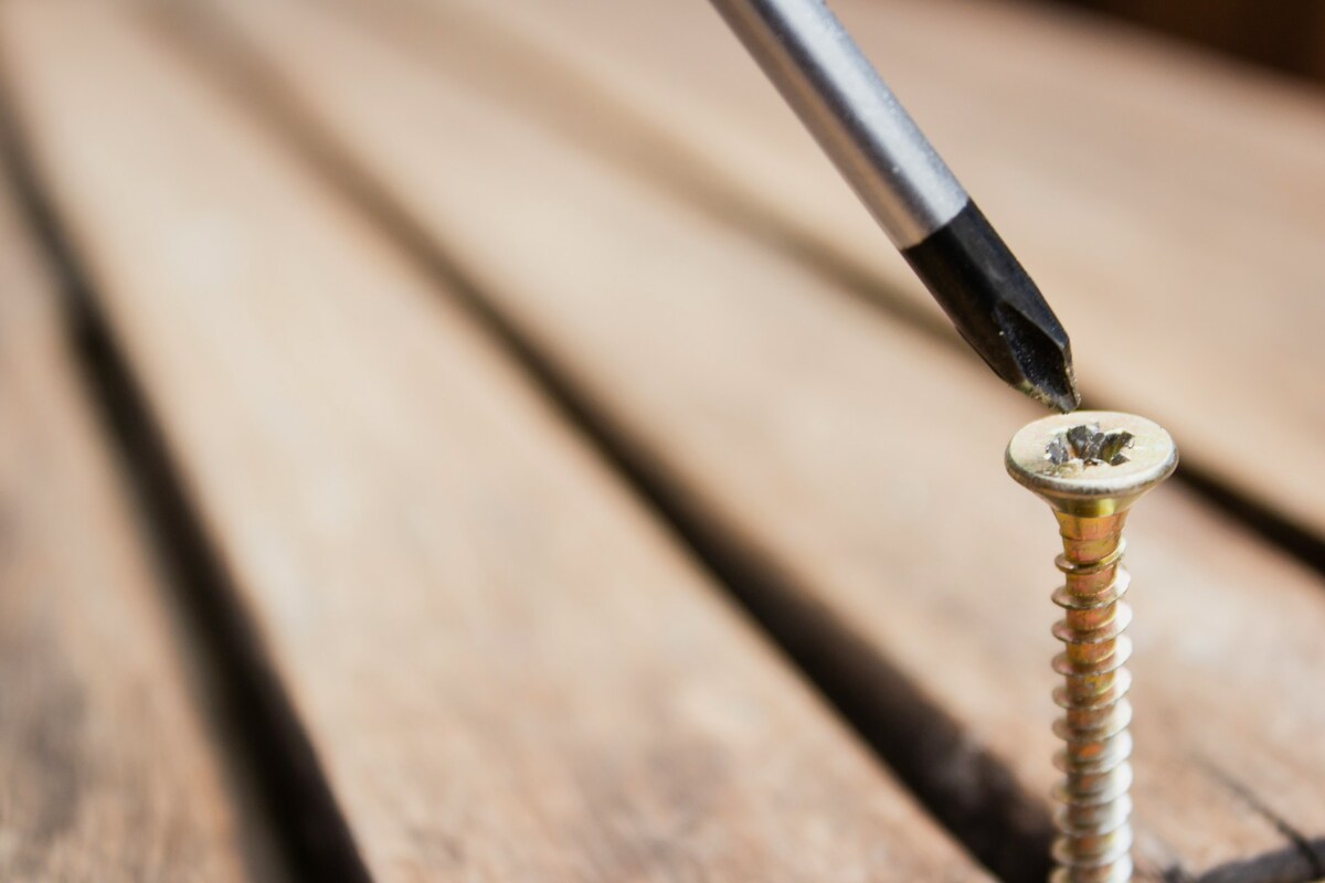 how to remove a stripped screw