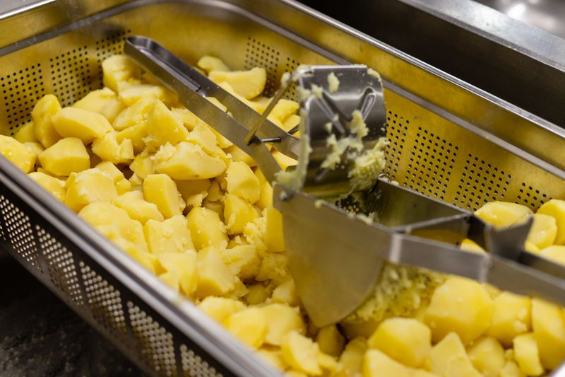 How long to boil potatoes for mashed potatoes