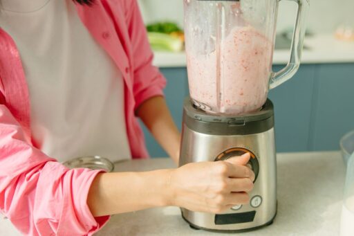 how to clean a blender