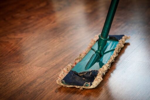 how to clean hardwood floors