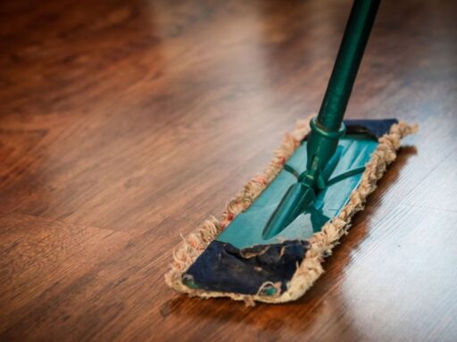 how to clean hardwood floors