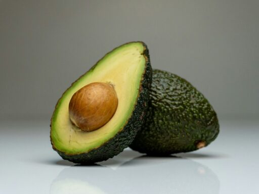 how to keep avocados from browning