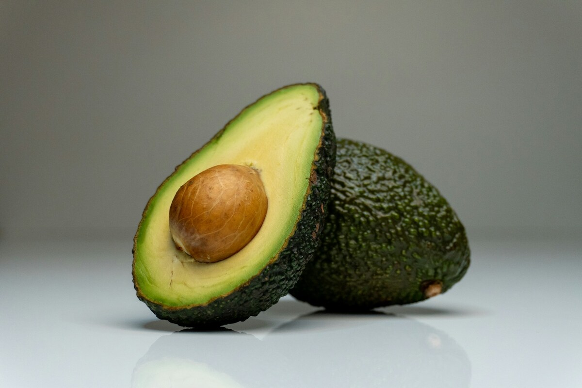 how to keep avocados from browning