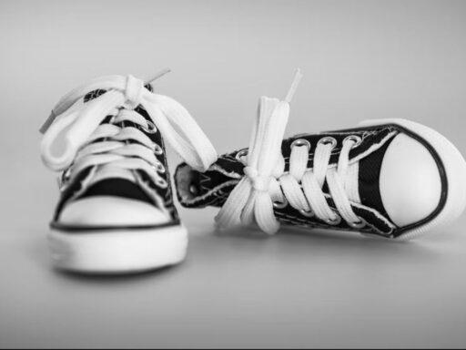 how to stop shoes from squeaking