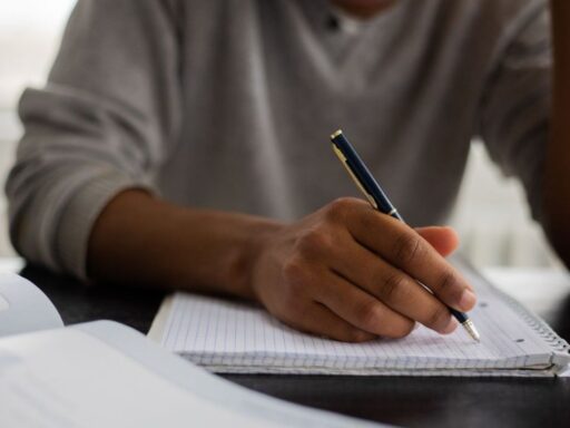 when to use a semicolon