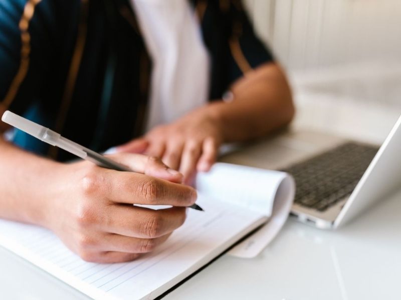 when to use a semicolon