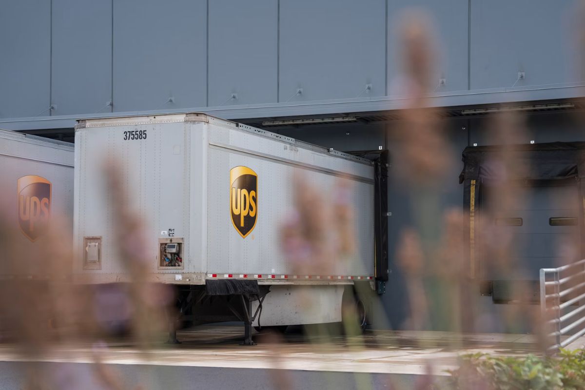 does ups deliver on sunday