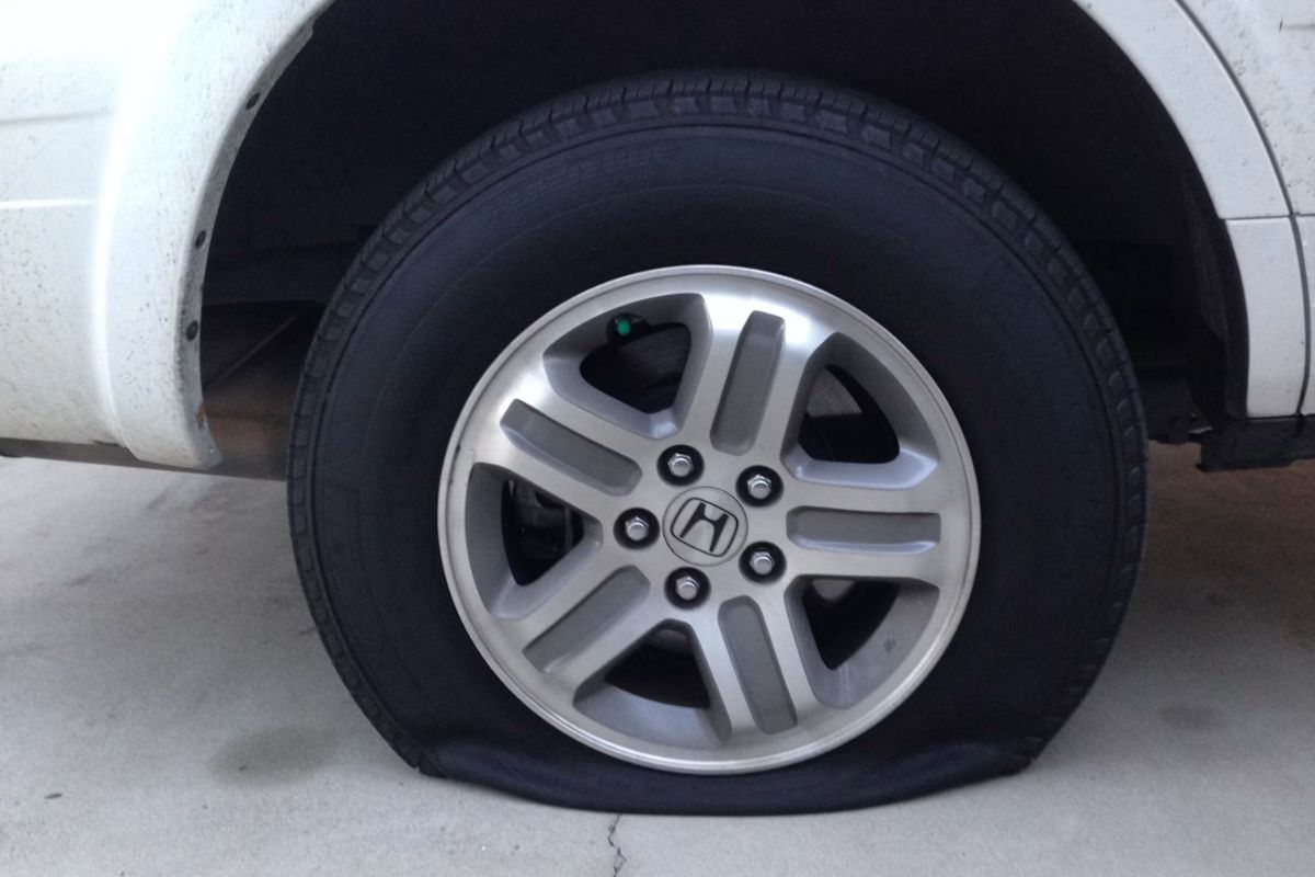 how to change a flat tire