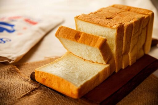 how to keep bread fresh
