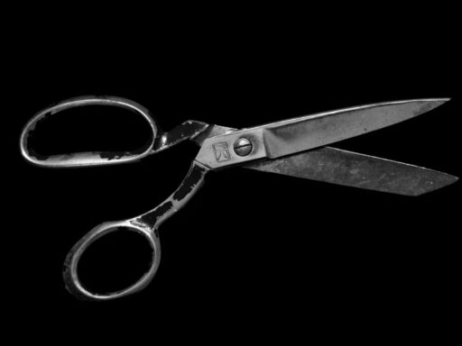 how to sharpen scissors