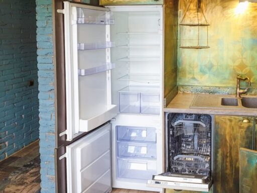 How to clean a refrigerator properly step by step