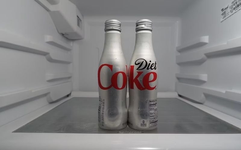 How to clean a refrigerator properly and remove lingering odors