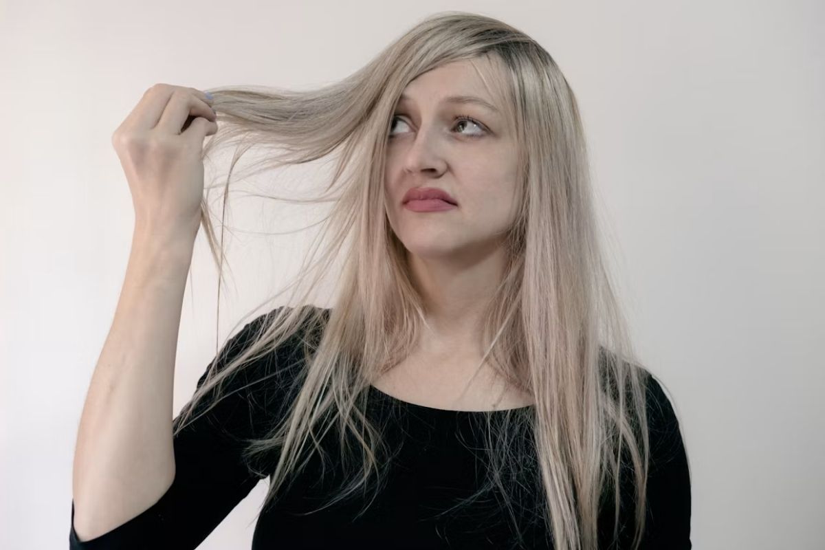How to remove gum from hair with safe methods that avoid cutting the affected strands