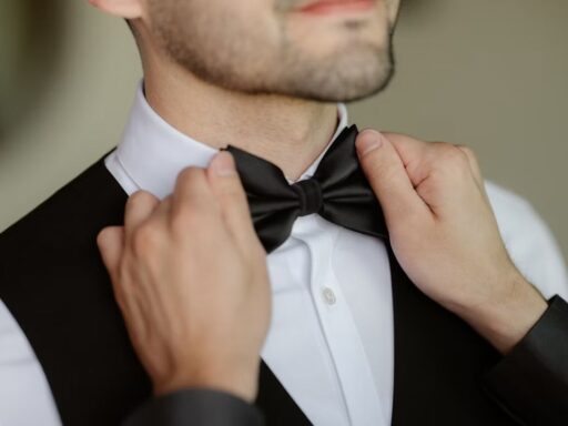 How to tie a bow tie step by step for beginners