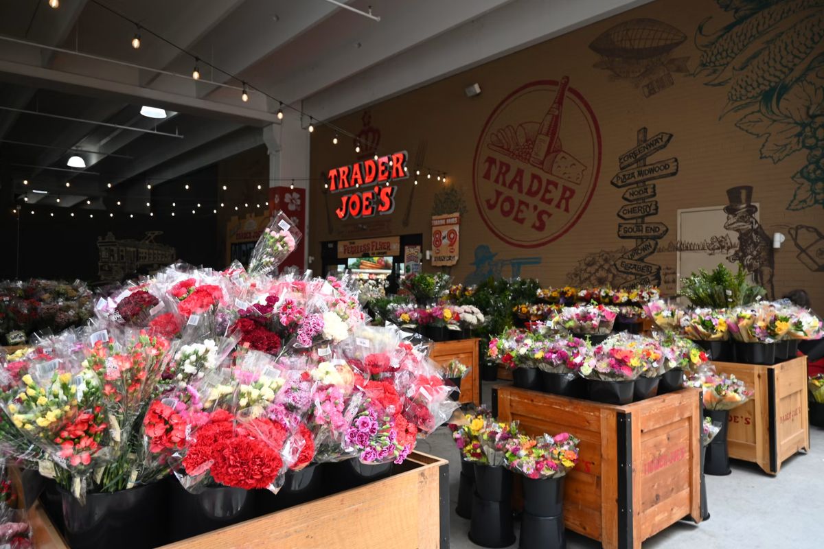is trader joe's open on memorial day