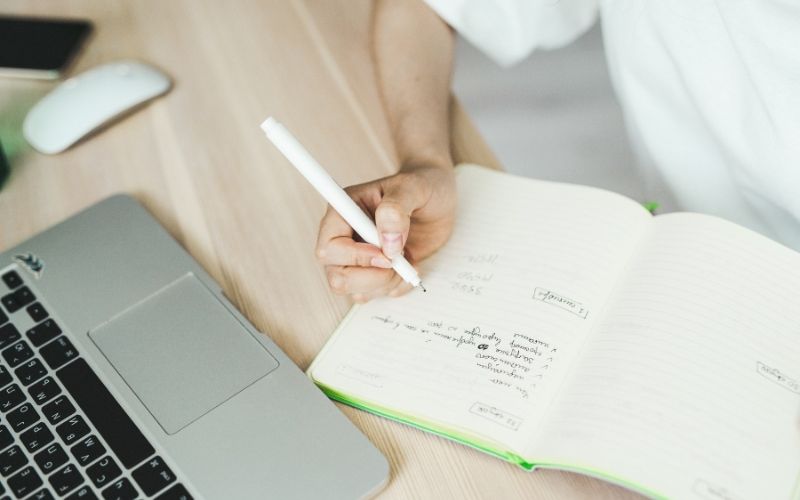 Weekly tips for remote work productivity with a daily plan