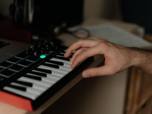 What is a MIDI keyboard and how its keys control digital instruments