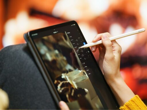 free-tablet-with-data-plan-featured