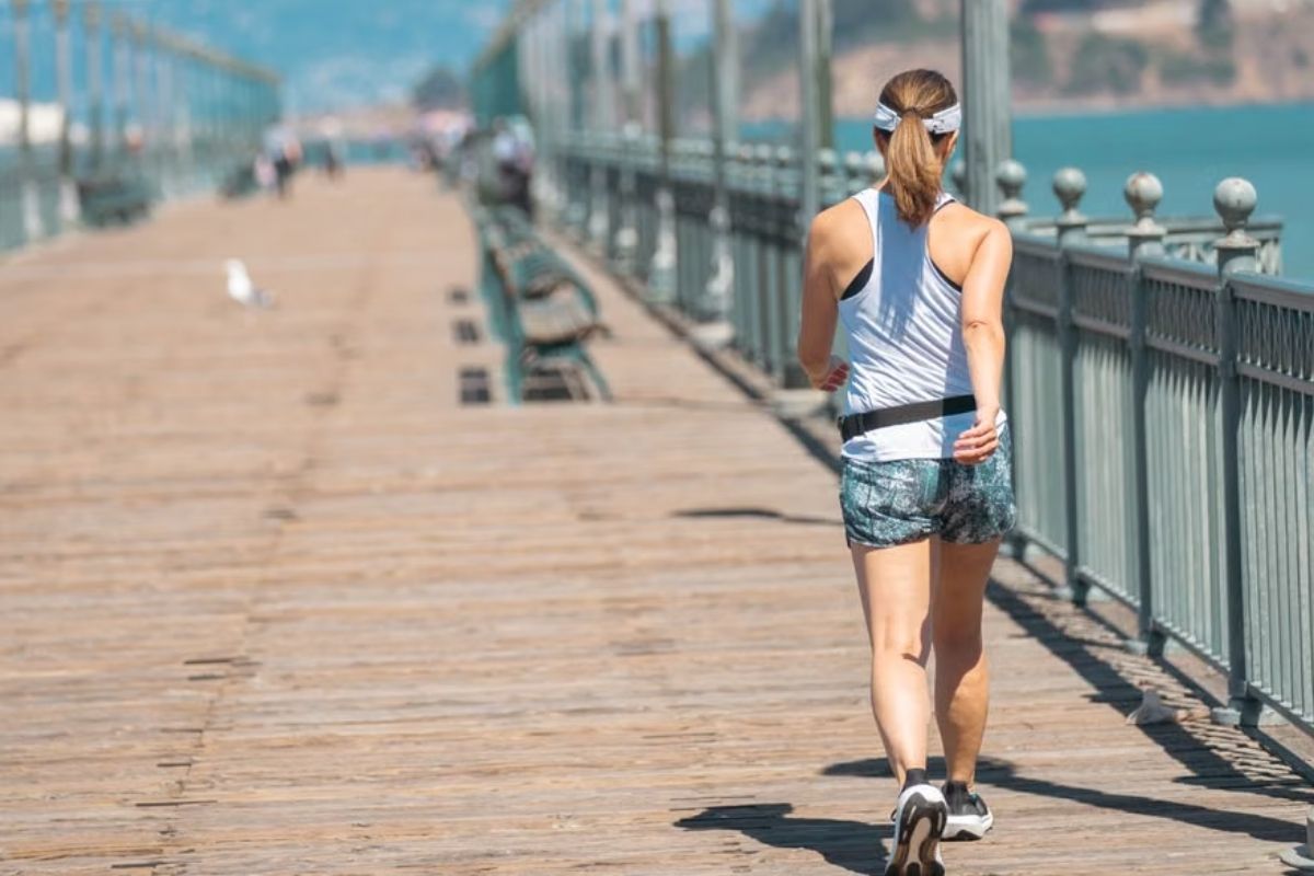 How many steps are in a mile to walk with average estimates and easy conversions