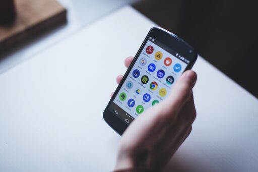 how to uninstall apps on android
