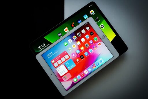 ipad-vs-android-tablet-featured