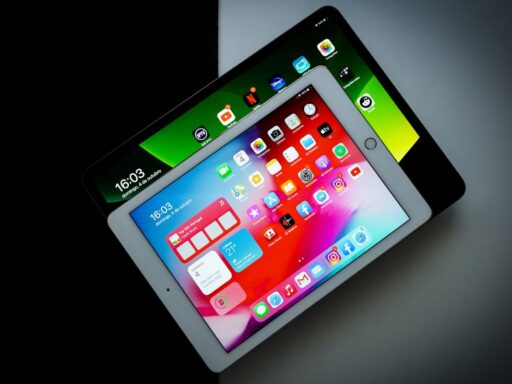 ipad-vs-android-tablet-featured