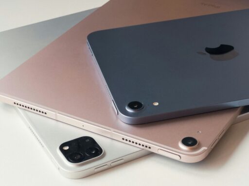 whats-the-difference-between-an-ipad-and-a-tablet-featured